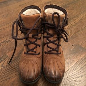 Ugg Azaria waterproof duck boots in Tan